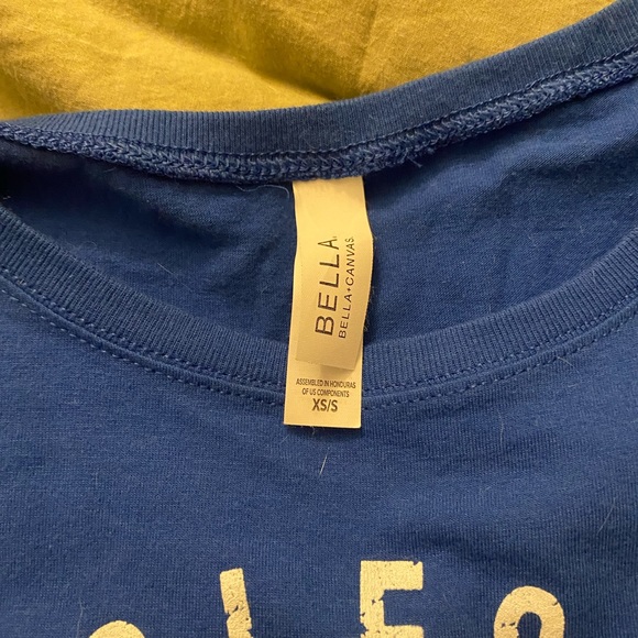 Wholesale Nutrition Center blue crop top - Picture 2 of 2